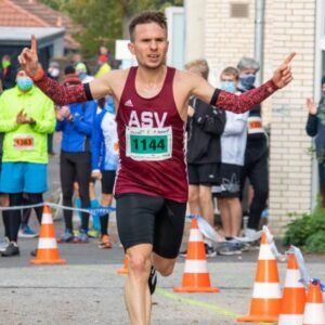 Königsforst-Marathon-2020-Dominik-Fabianowski-verbessert-47-Jahre-alten-Streckenrekord-2-1024×740